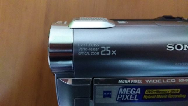 Видеокамера SONY Handycam DCR-DVD710E