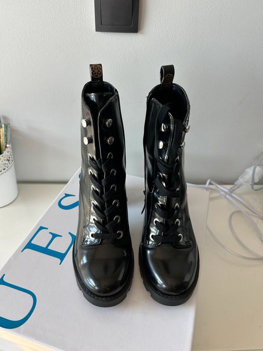 Botki guess jesienne  czarne eleganckie buty guess