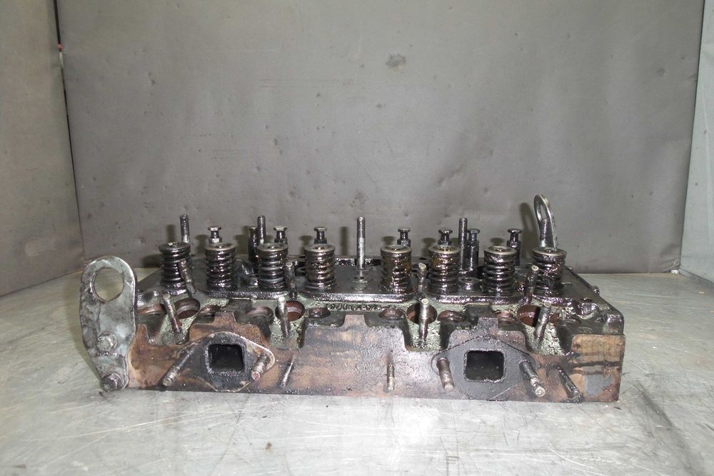 Głowica do silnika Perkins 4.2032. Cylinder head Perkins 4.2032