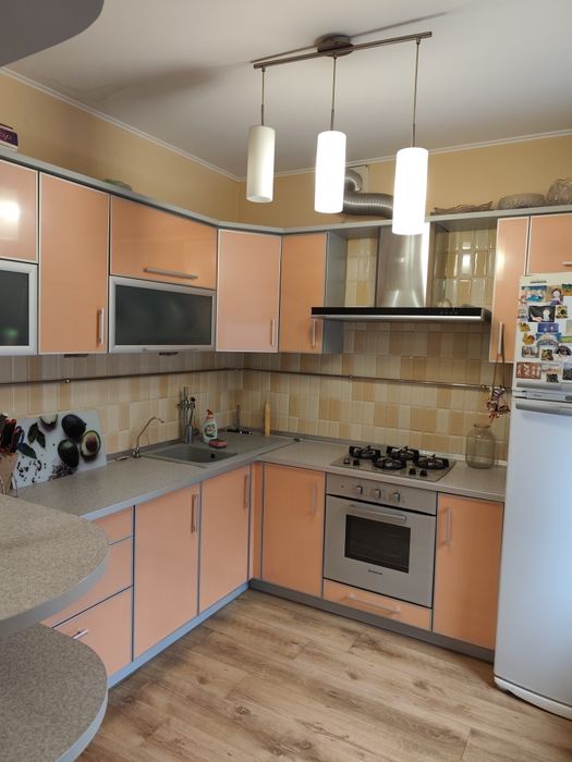 Продам 3 х к.ев.ул.Сталеваров