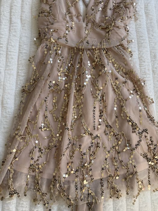 Vestido festa bege com brilhantes tamanho M