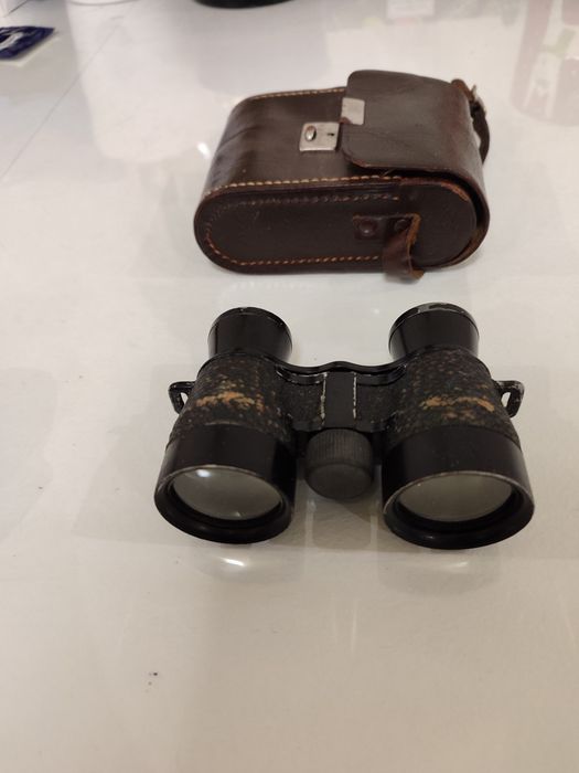 Ретро бінокль з східної Німеччини