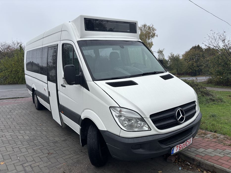Автобус 21 посадочне місце. М3