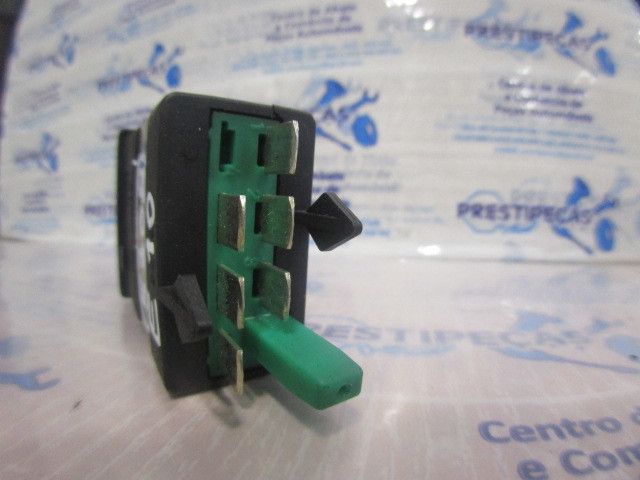 Botão / interruptor aquecimento de bancos VOLKSWAGEN Passat (3B3)