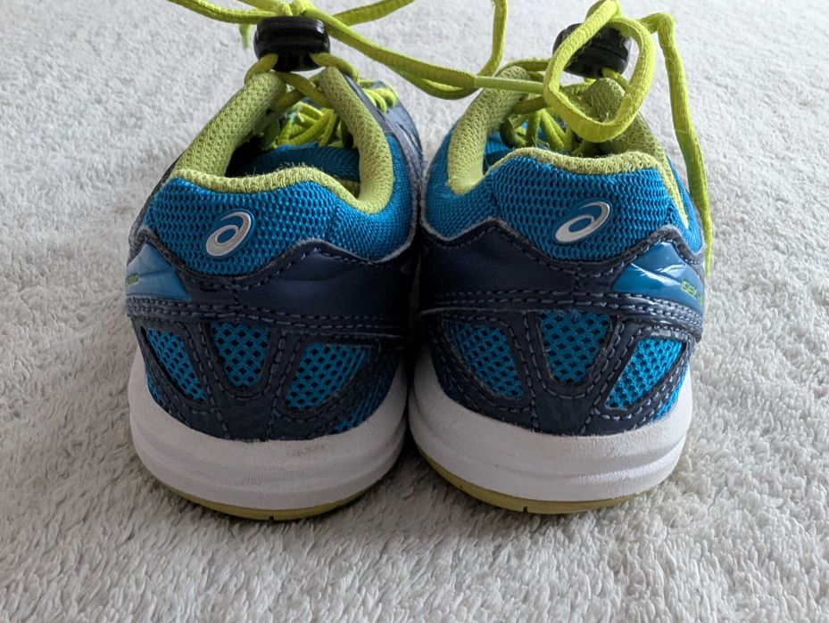 Niebieskie wiązane żelowe buty sportowe Asics 33 Gel Beyond
