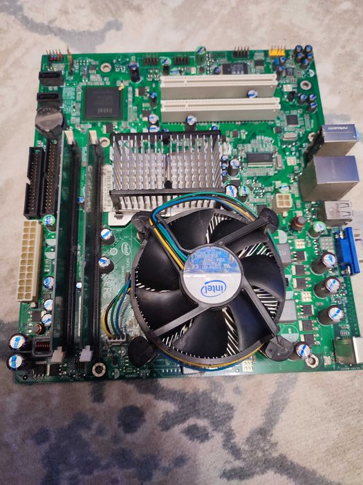 плата Intel Desktop Board D945GCPE