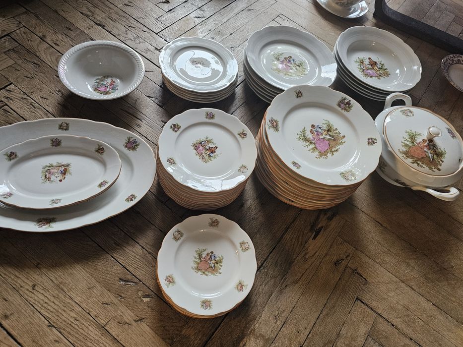 Duży Zestaw obiadowy porcelana Ćmielow sceny dworskie