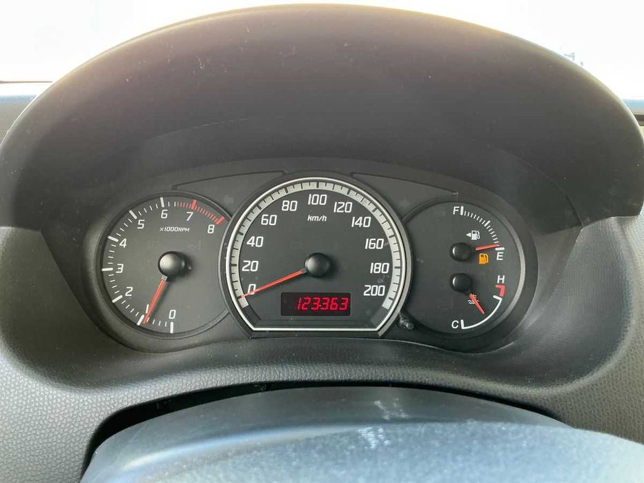 Suzuki Swift 1.3 GLX | Único Dono | Nacional | Só 123.000km |