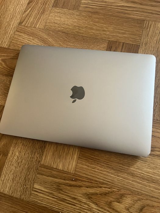 Macbook air M1 8/128