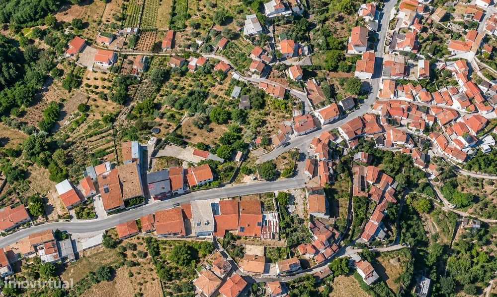 Moradia Para Reabilitar Com Terreno | Dianteiro, Eiras – Coimbra