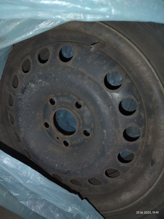 Koła stalowe z oponami zimowymi 16 195/65 na 5 śrub