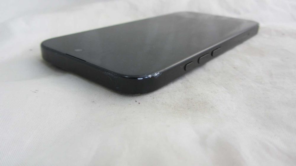 Apple iPhone 16 Black