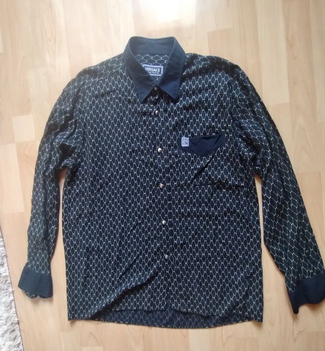 Koszula wizytowa Versace Jeans Couture to oficjalna, luksusowa linia