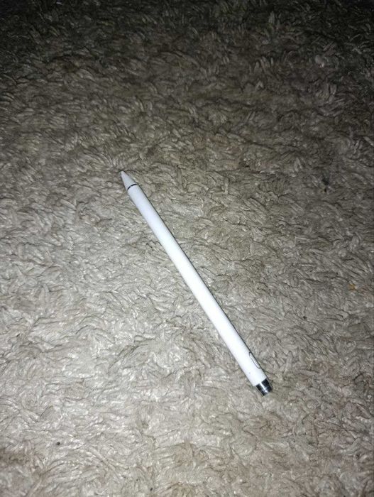 Стилус який працює з планшетом,телефоном,та другою технікою з сенсором