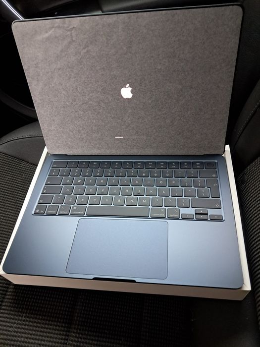 Sprzedam Nowego Apple MacBook