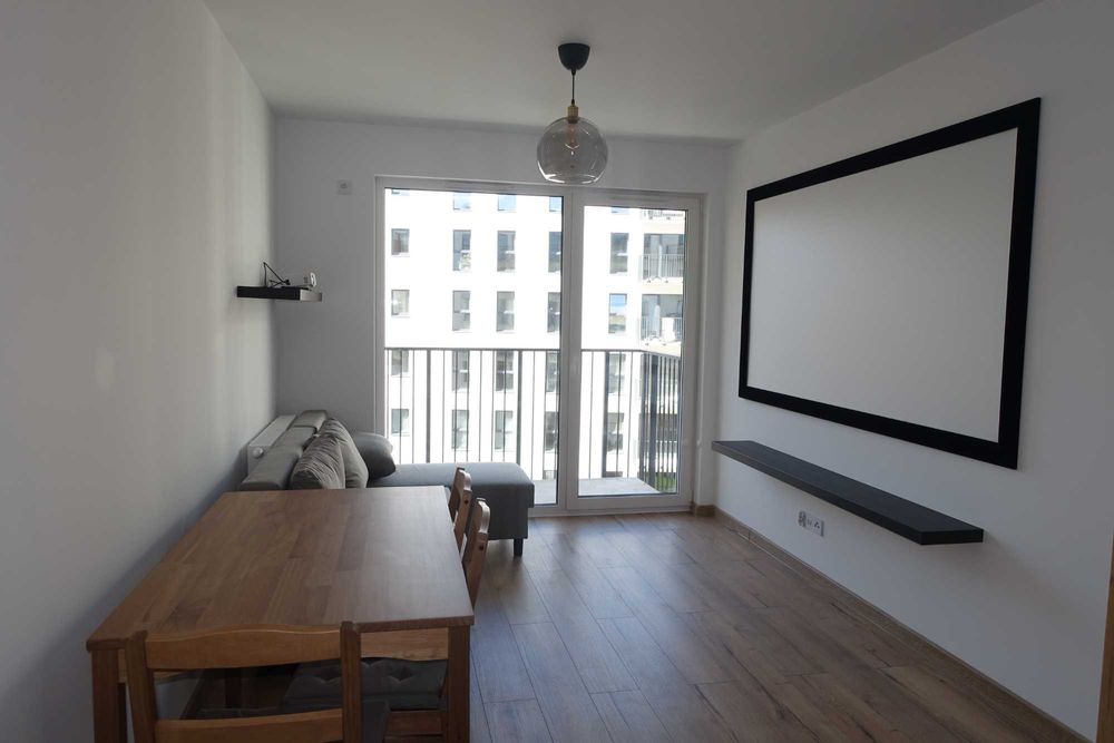 Stylowy apartament z ekranem kinowym – 6 sierpnia 19A