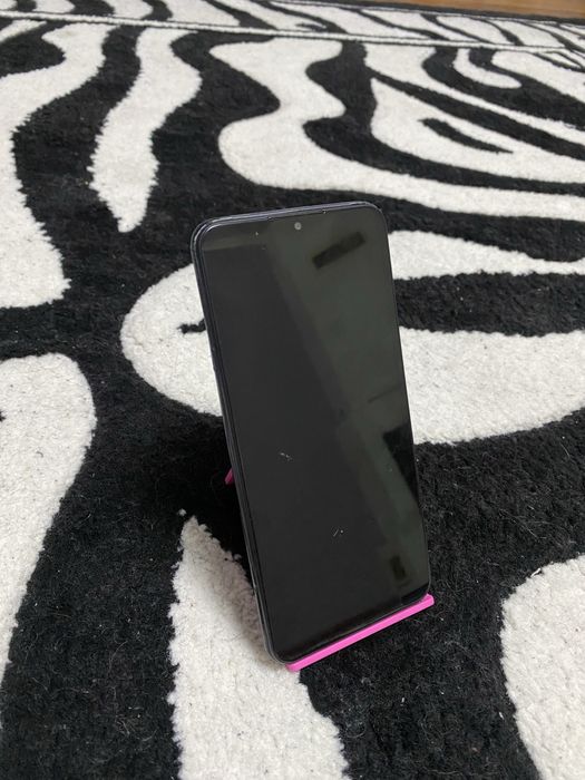 Продам смартфон Xiaomi Redmi 9 у гарному стані!