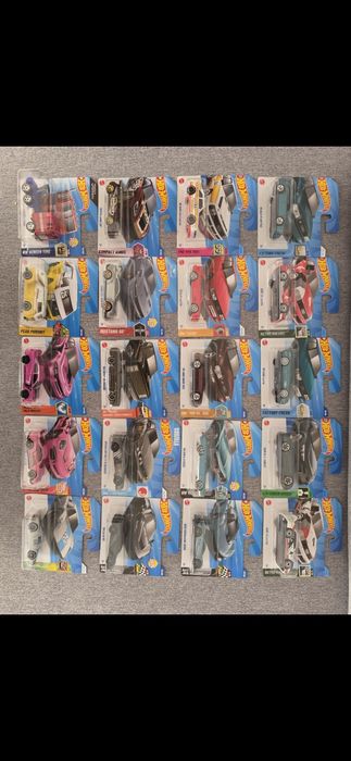 Zestaw hot wheels  20 sztuk