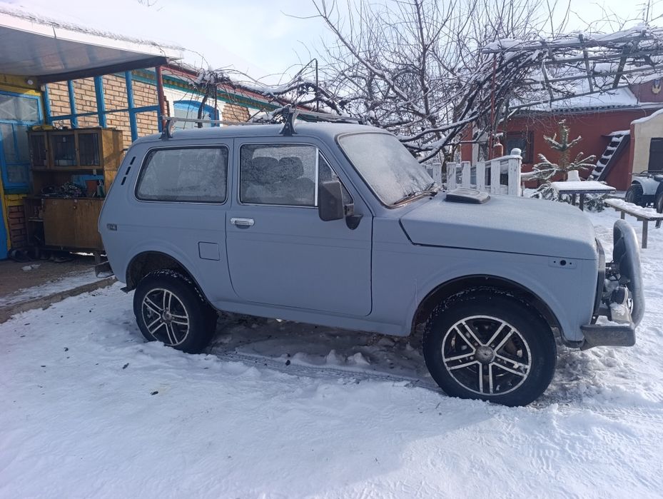 Продам ниву 2121