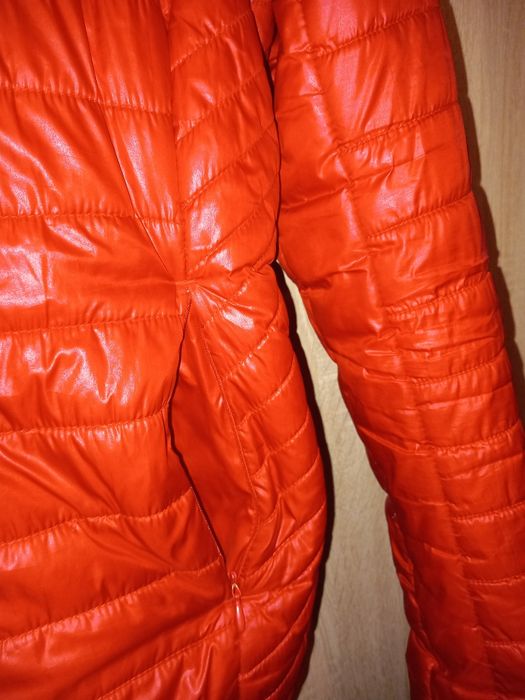 Czerwona kurtka damska