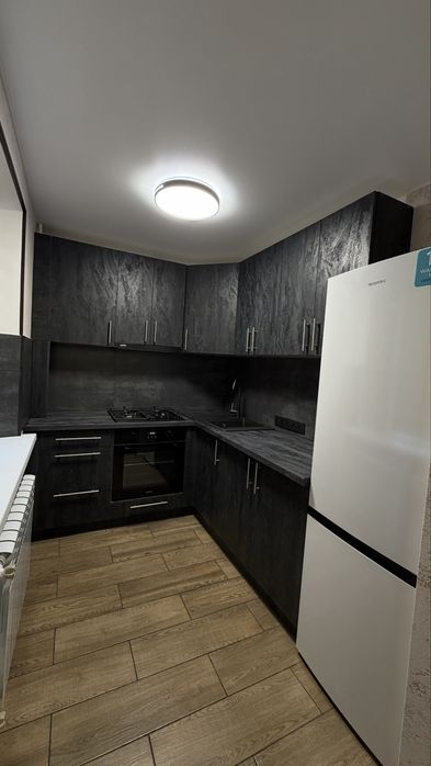 Продаж,2х-кімнатна квартира (вул.Матросова)