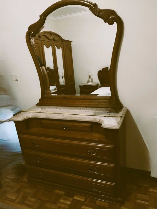 Mobília de quarto casal - carvalho e mármore
