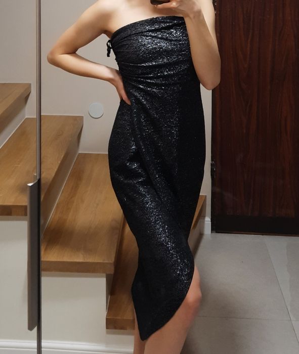 Czarna cekinowa wieczorowa sukienka