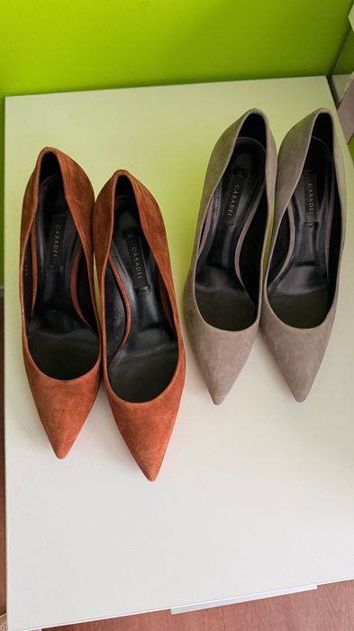 Czółenka zamszowe Casadei