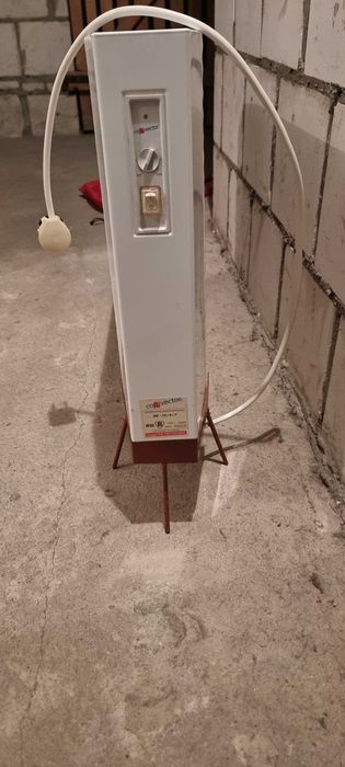 Grzejnik elektryczny konwektorowy 1000W