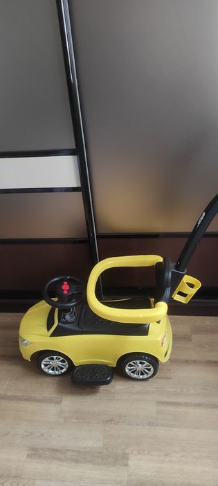 Продам детскую машину каталку толокар б/у