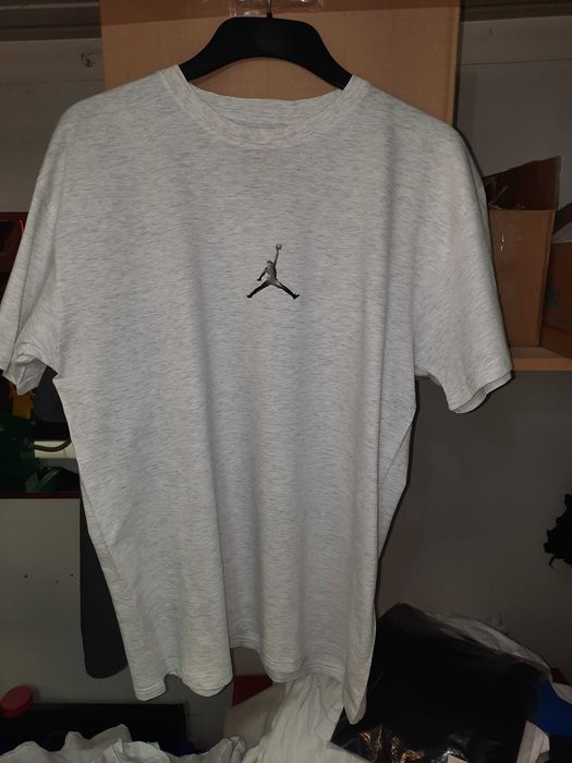Nowa koszulka Jordan rozmiar 3 XL-szara bez metek