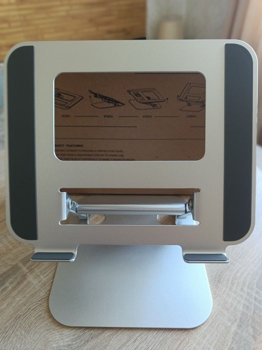 Підставка для ноутбуку розміром до 17"