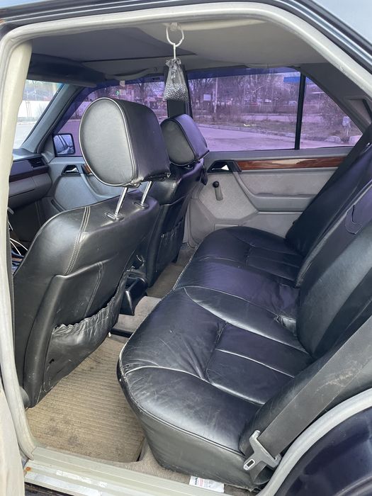 Мерседес 124 3.0 дизел