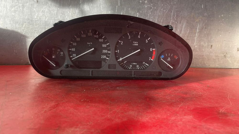 LICZNIK ZEGARY BMW E36 1.6 1998r.