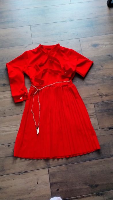 Śliczna sukienka roz S/M jak nowa