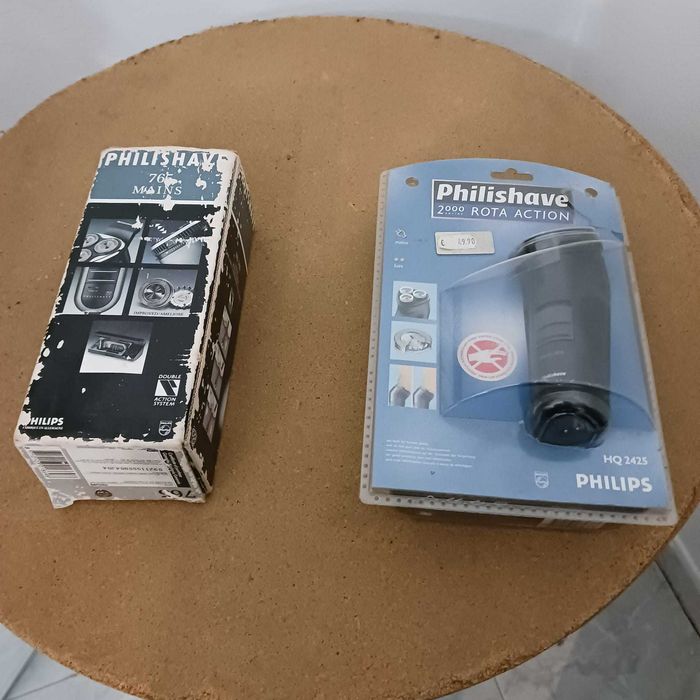 Aparelhagem antiga e outros eletrodomésticos