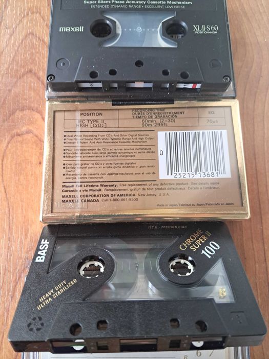 Аудіокасета maxell  tdk basf