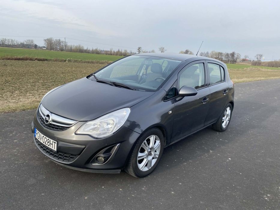 Opel corsa 2011 1.4