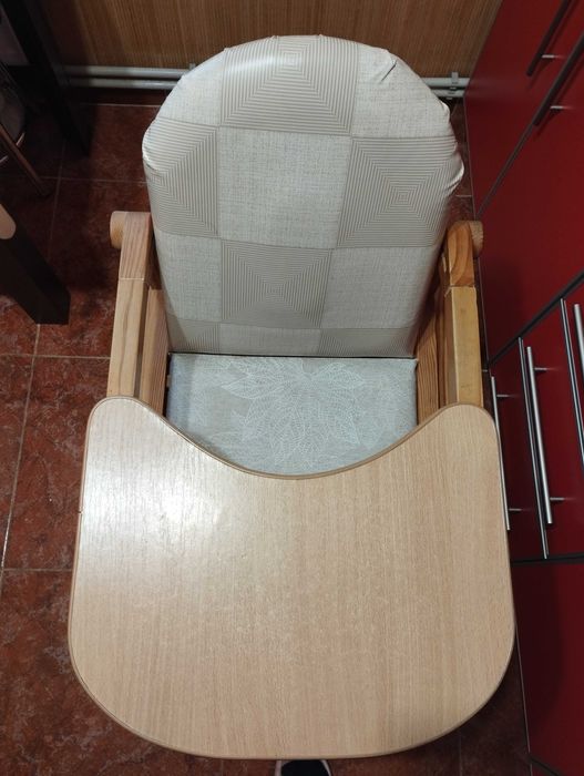 Стільчик для годування