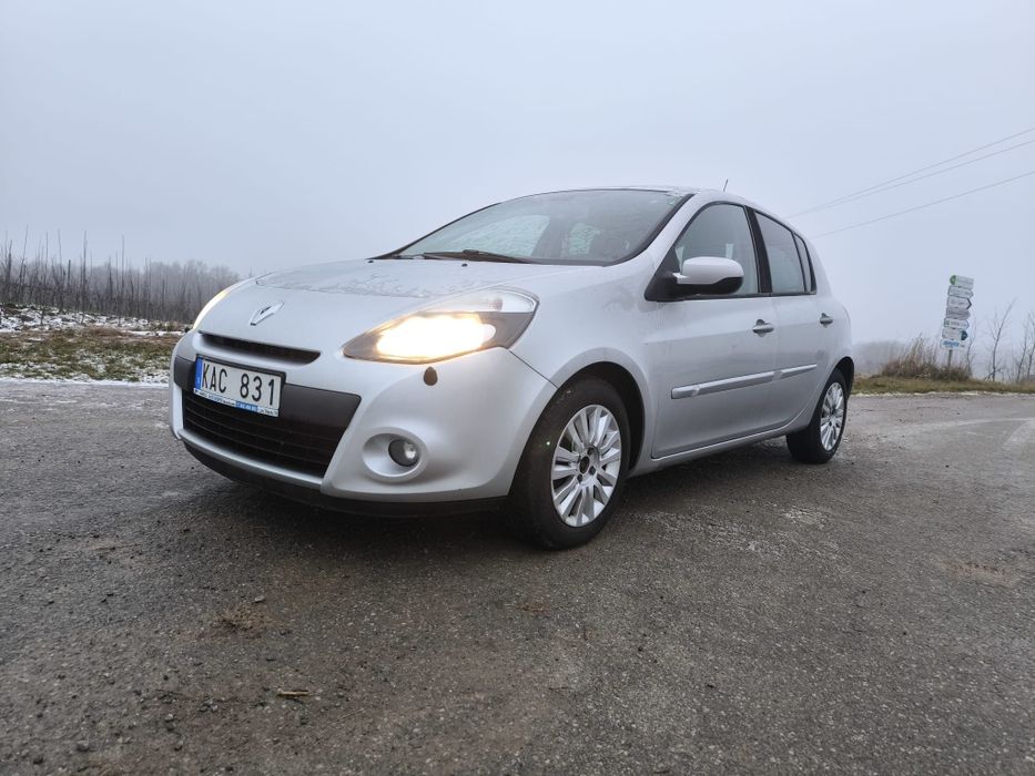 Renault Clio 2010 1,2b klima dwa komplety opon po dużym serwisie