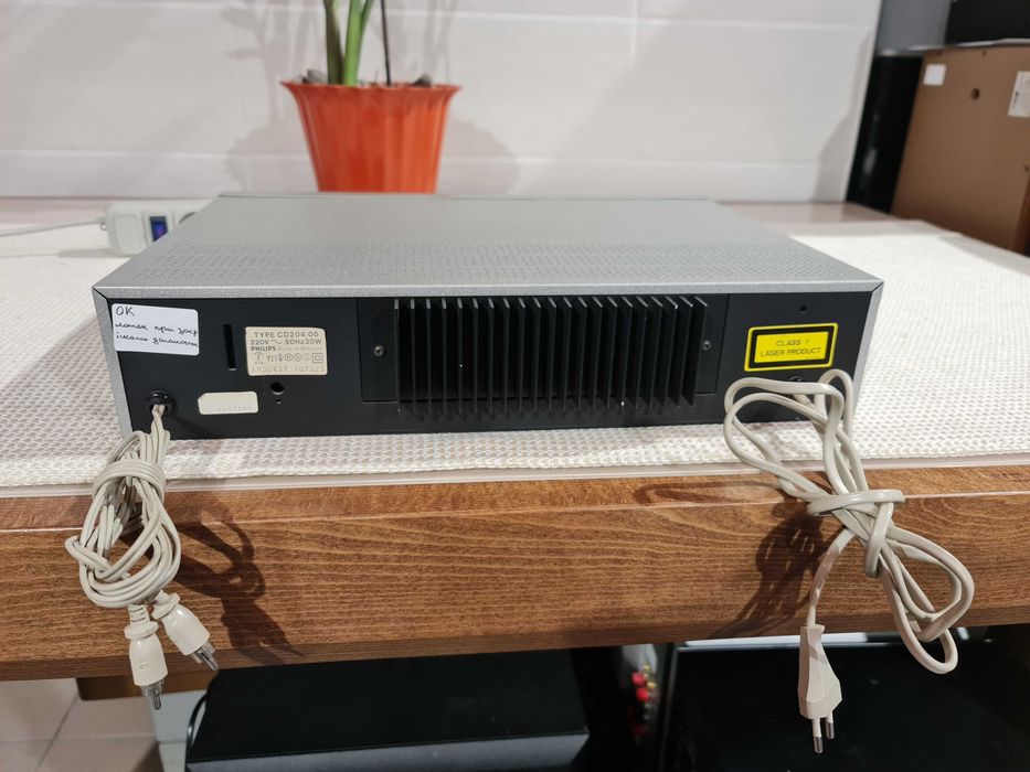 Програвач Philips CD 204  сд плеєр / CD-програвач