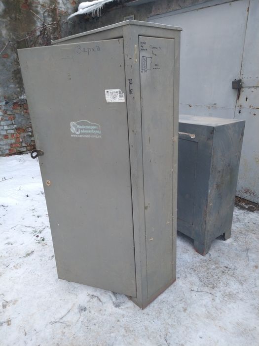 Продам Шкаф металлический