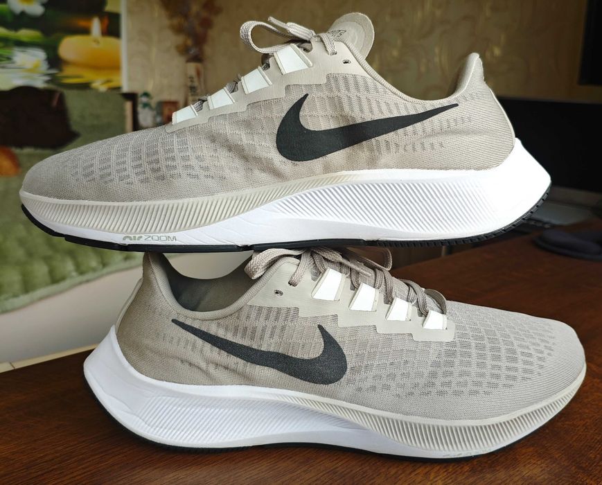 Nike Air Zoom Pegasus 37 "Stone" 45 размер 29 см пена React