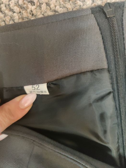 Elegancka prosta spódnica rozmiar 52
