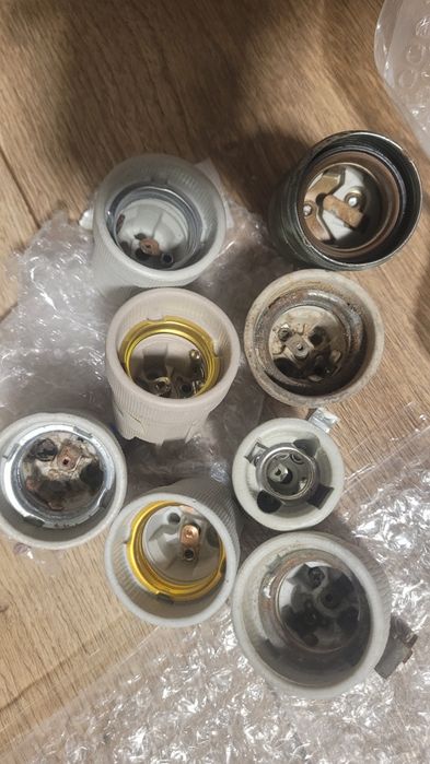 Oprawka ceramiczna 7szt 1 metalowa