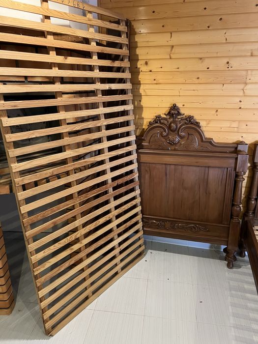 Duas camas antigas (solteiro)