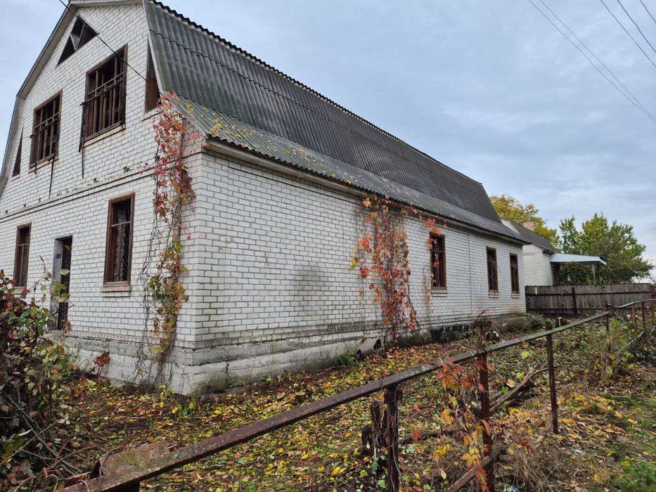 Будинок у селі Мошни