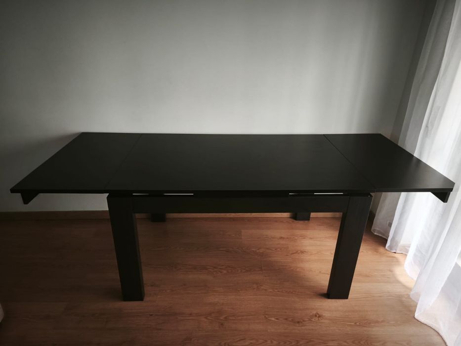 Mesa de jantar com 4 cadeiras