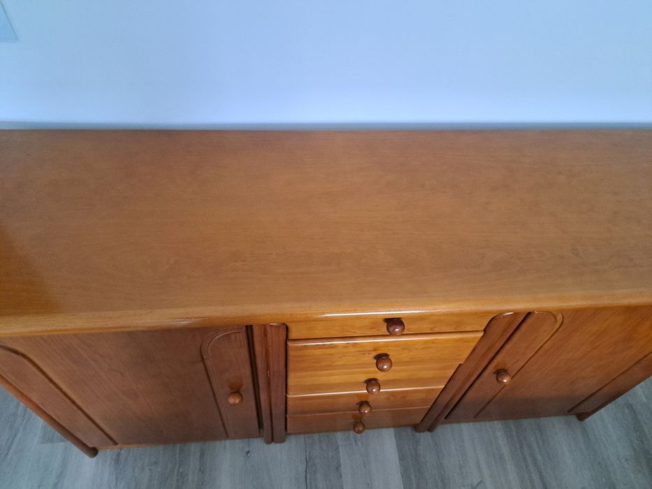 Móvel Aparador em Madeira – Excelente Estado