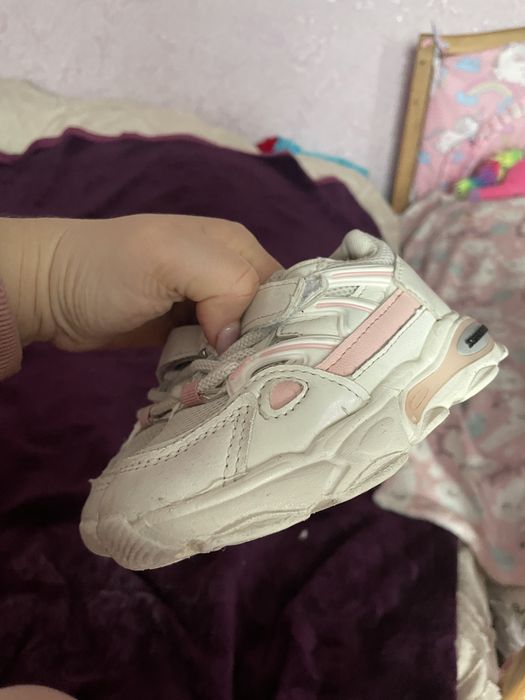 Кросівки 23, кеди 24